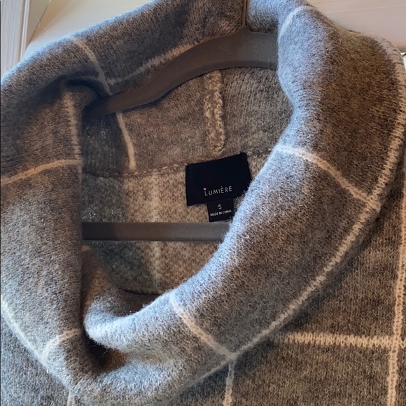 Beautiful Heather Gray Windowpane Sweater - Picture 3 of 7